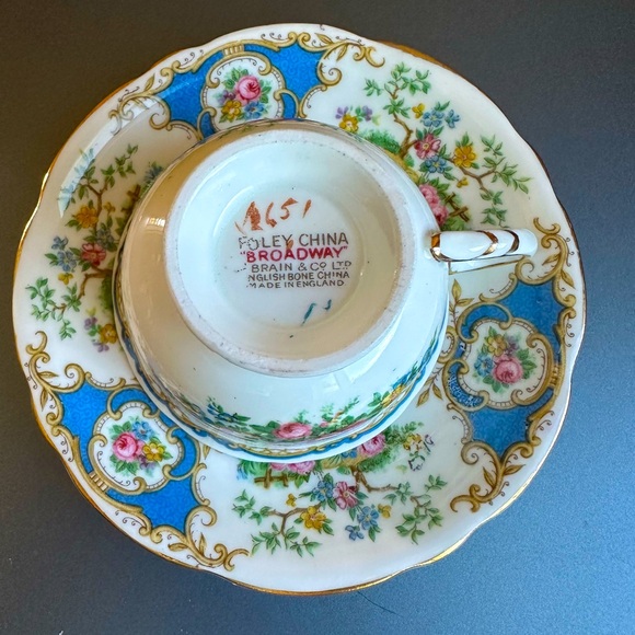 Foley English Bone China DEMITASSE Teacup Saucer ‘Broadway’ Bird Blue Scrolls - Picture 4 of 13